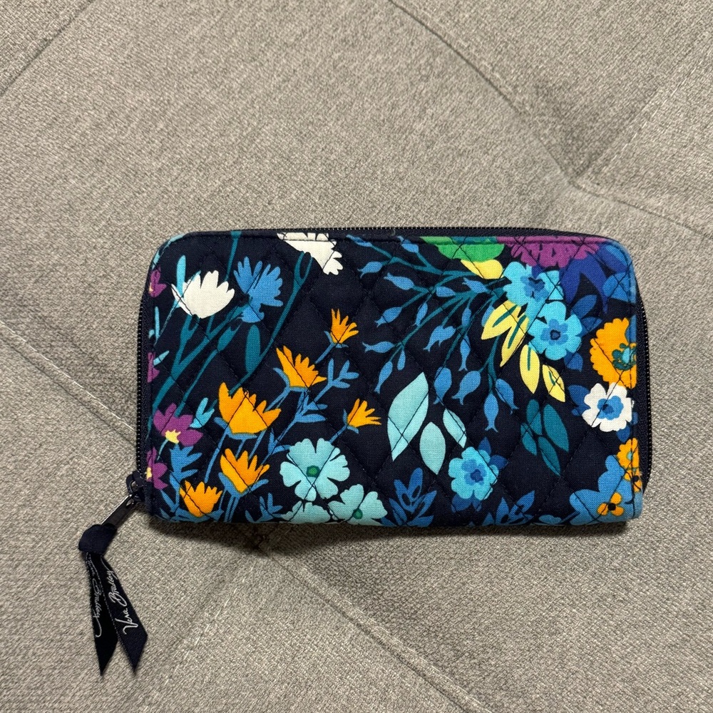 VERA BRADLEY WALLET